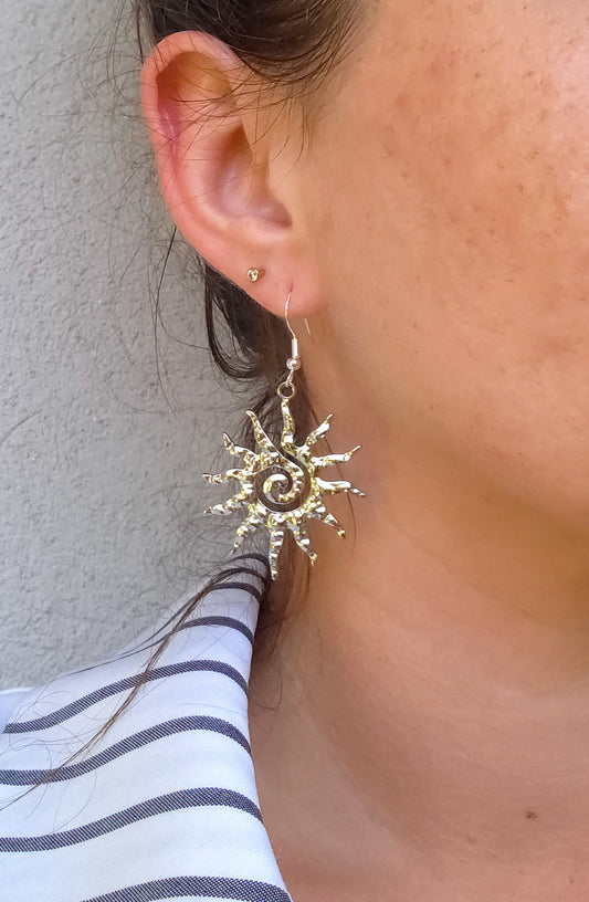 Paire de boucles d'oreilles été Indien en argent portée
