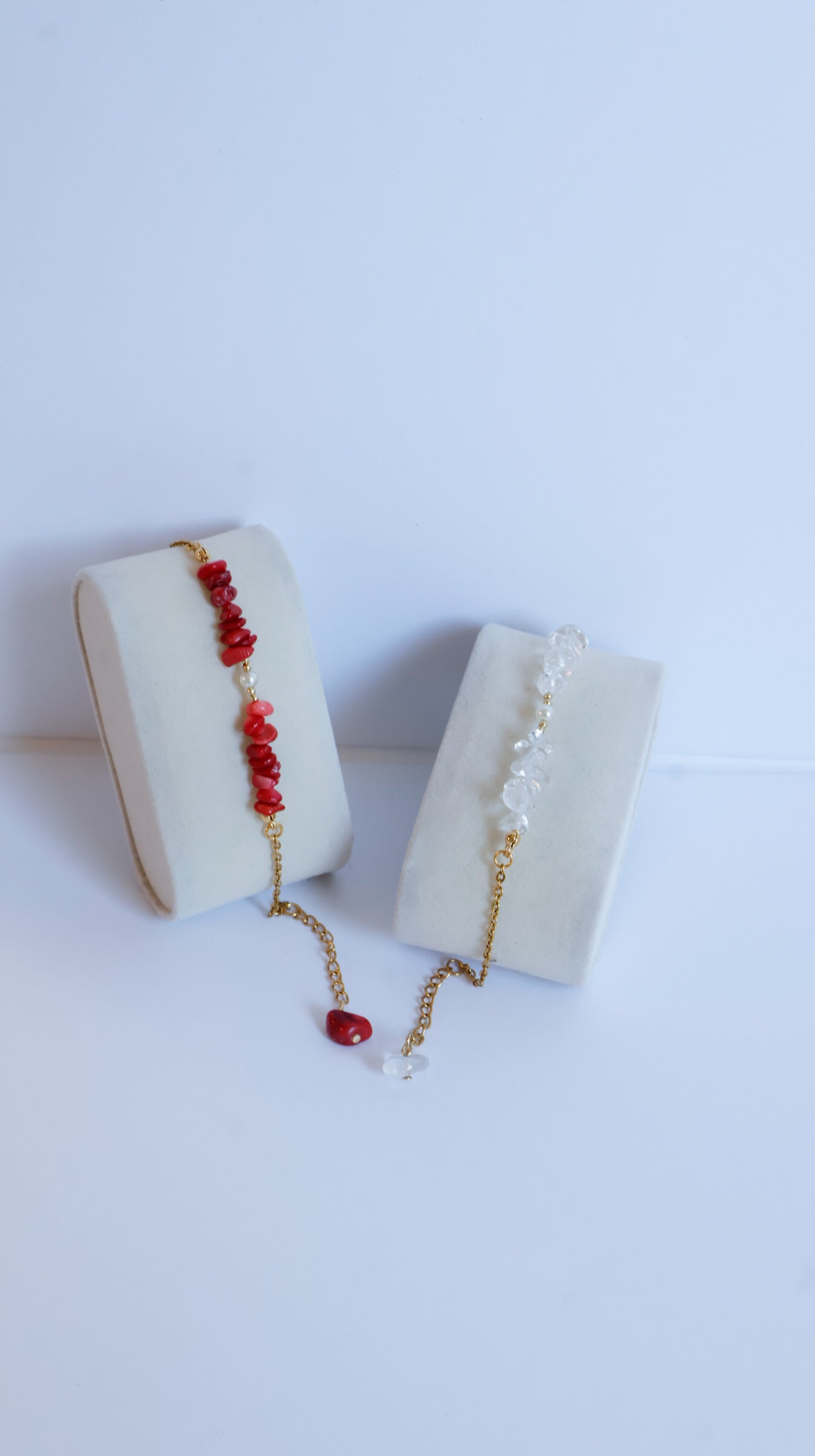 deux bracelets Néréides corail bamboo et quartz transparent 