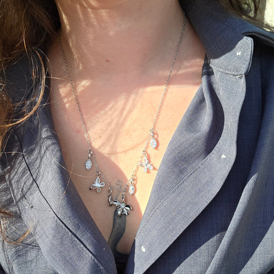 Collier Nivale porté, bijou argent délicat lumineux inspiré du givre