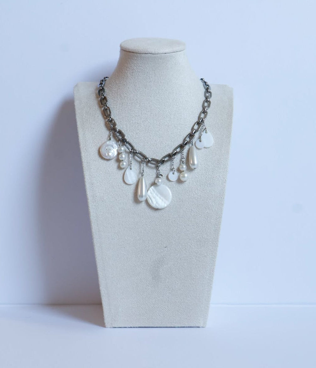 Collier océan sauvage en grosse chaîne acier inoxydable, coquillage, nacre, perles et perles d'eau douce