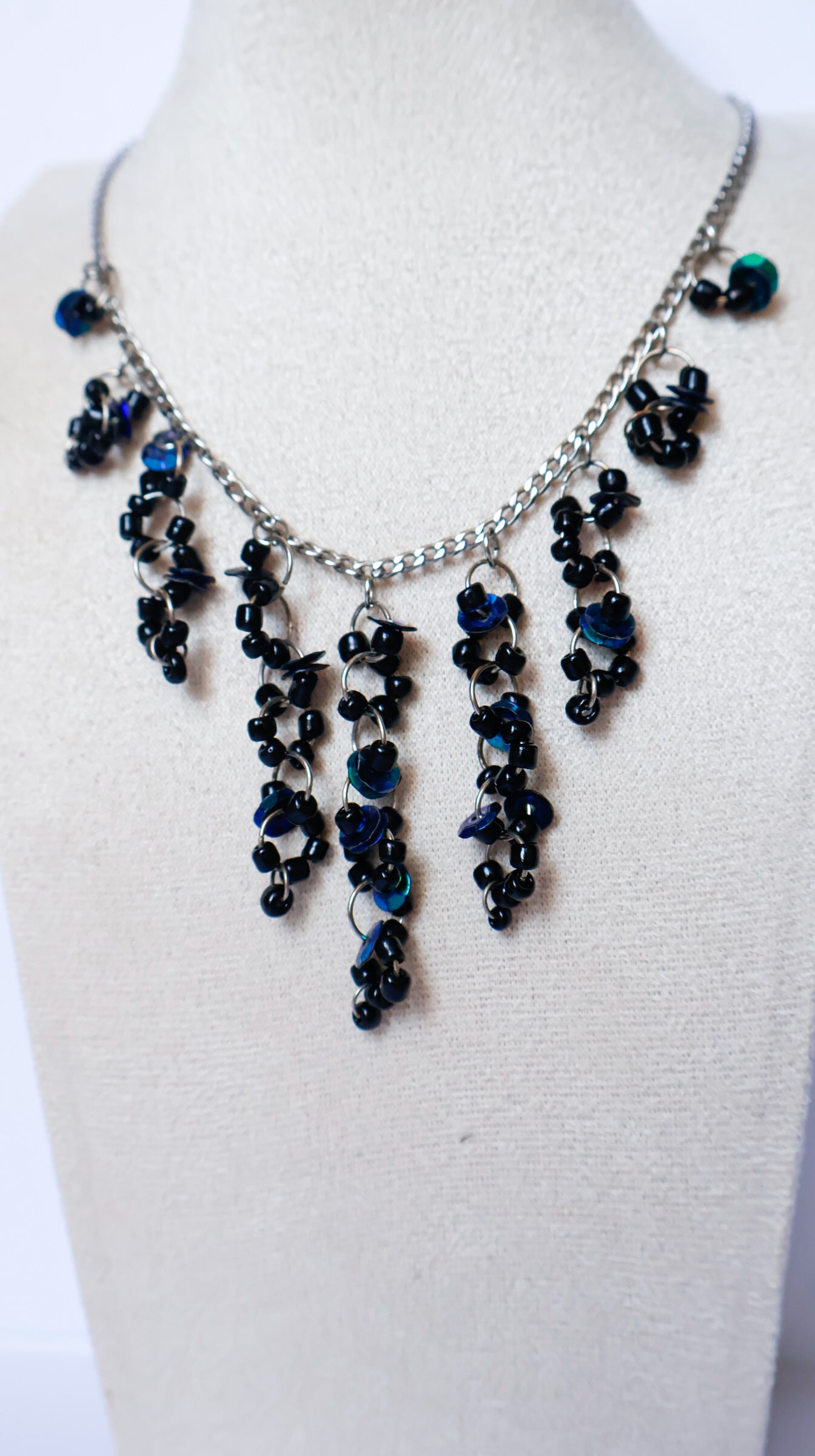Collier Raven